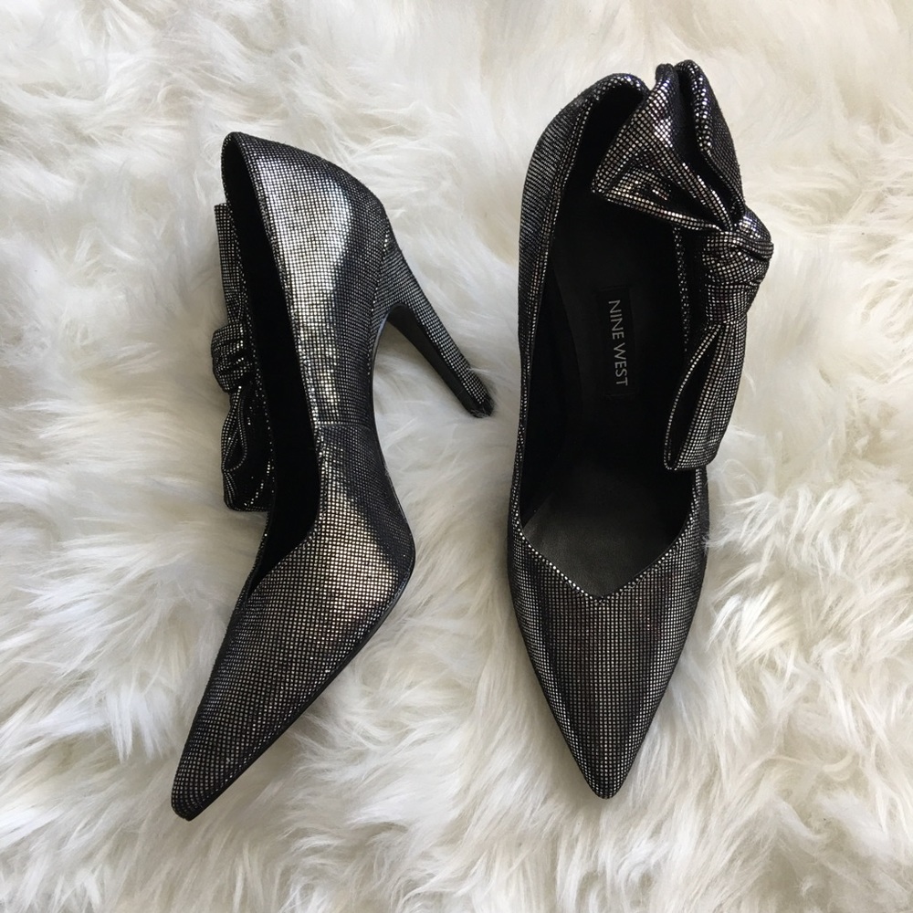 NWOT Nine West Leather Sparkly Bow Pump size 6